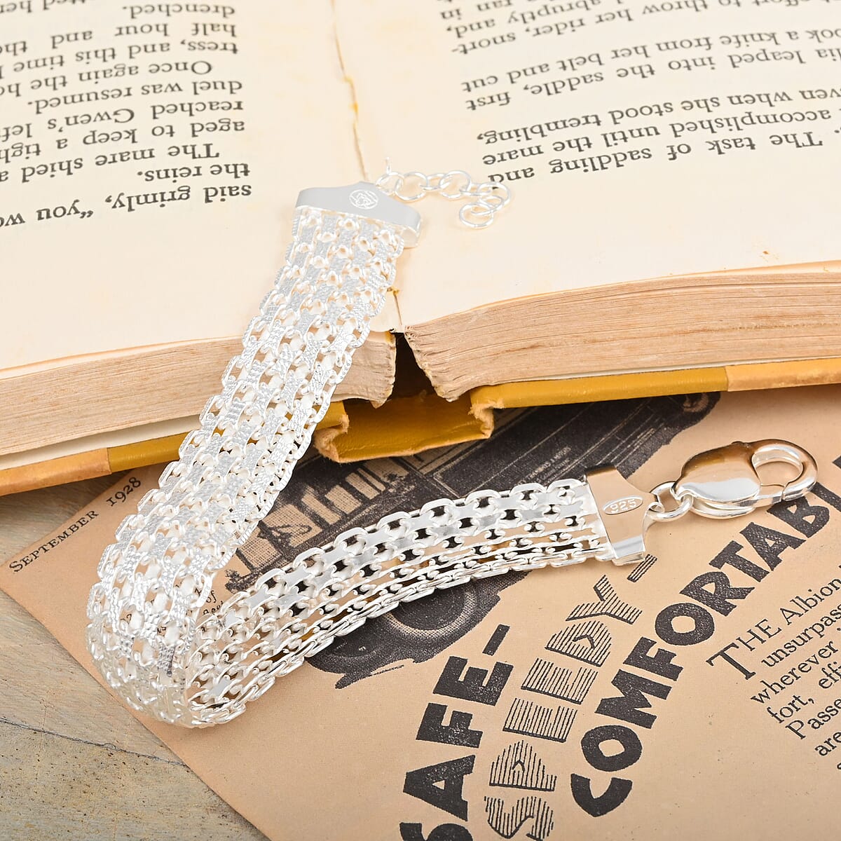 Italian Sterling Silver Bismark Domed Slash Cut Bracelet (7.00 In) 18.30 Grams image number 1