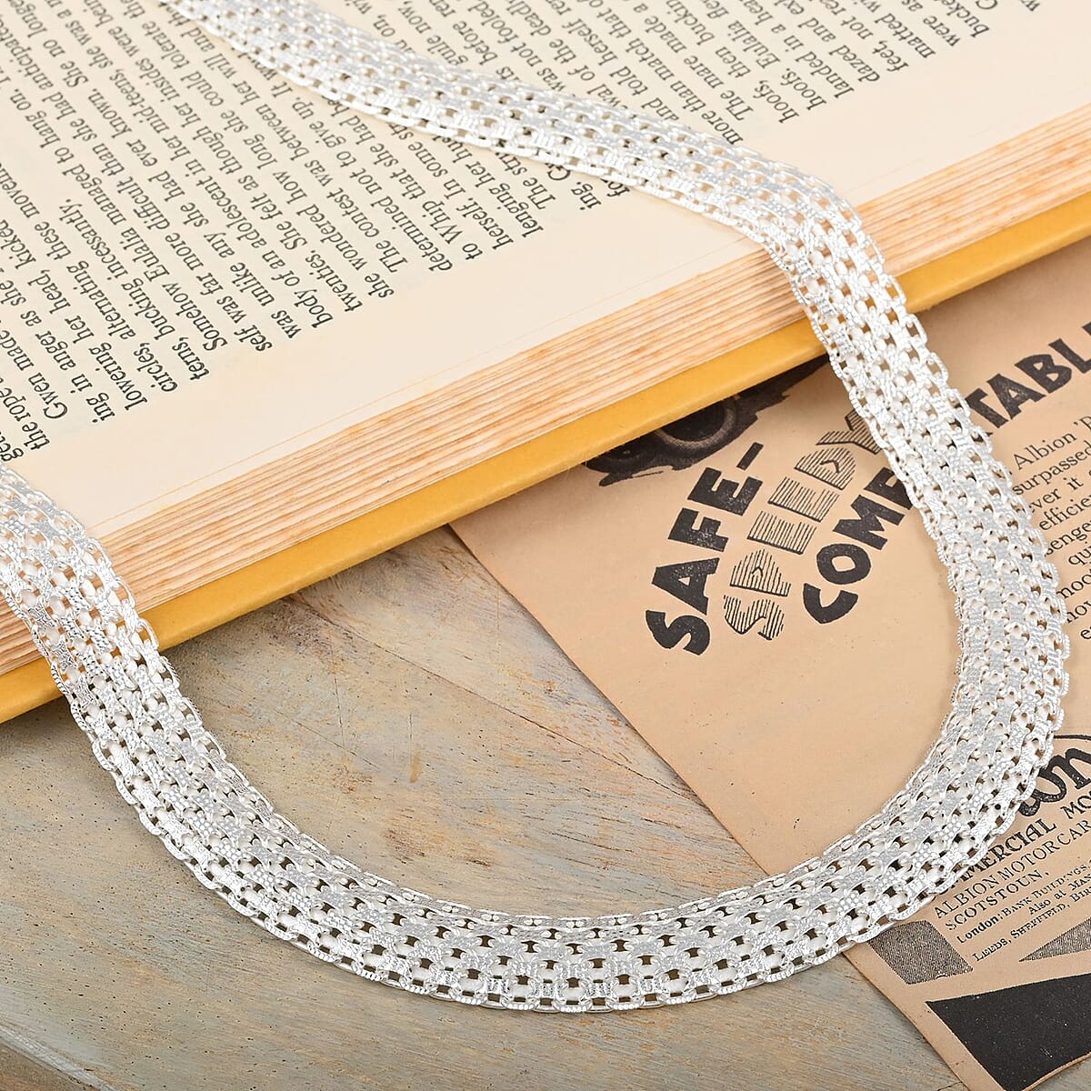 Italian Sterling Silver Bismark Domed Slash Cut Necklace 18 Inches 45.4 Grams image number 1