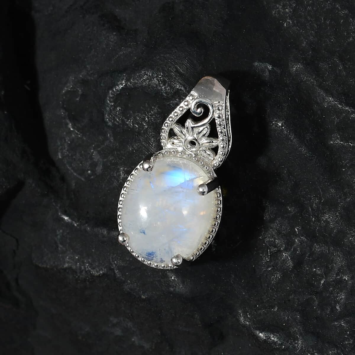 Kuisa Rainbow Moonstone Solitaire Pendant in Platinum Over Copper 5.50 ctw image number 1