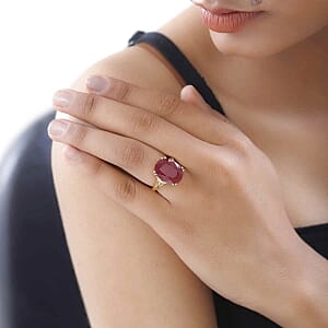Niassa Ruby (FF) and Moissanite 15.09 ctw Solitaire Ring in Vermeil Yellow Gold Over Sterling Silver (Size 10.0)