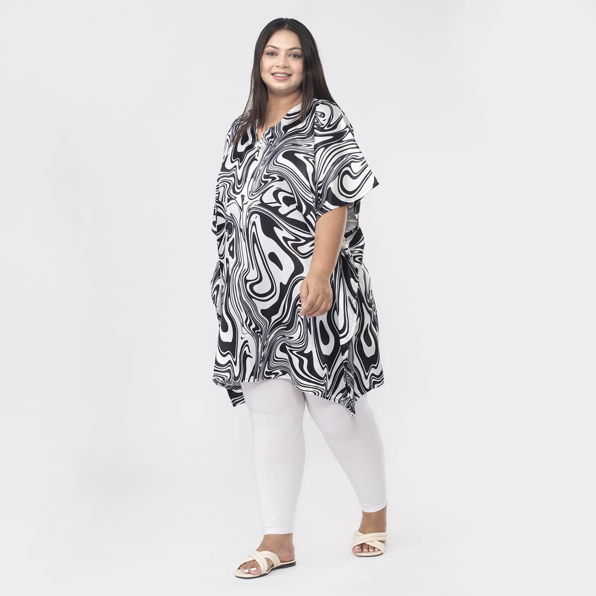 Tamsy Black and White Oil Printed Short Kaftan - One Size Fits Most image number 2