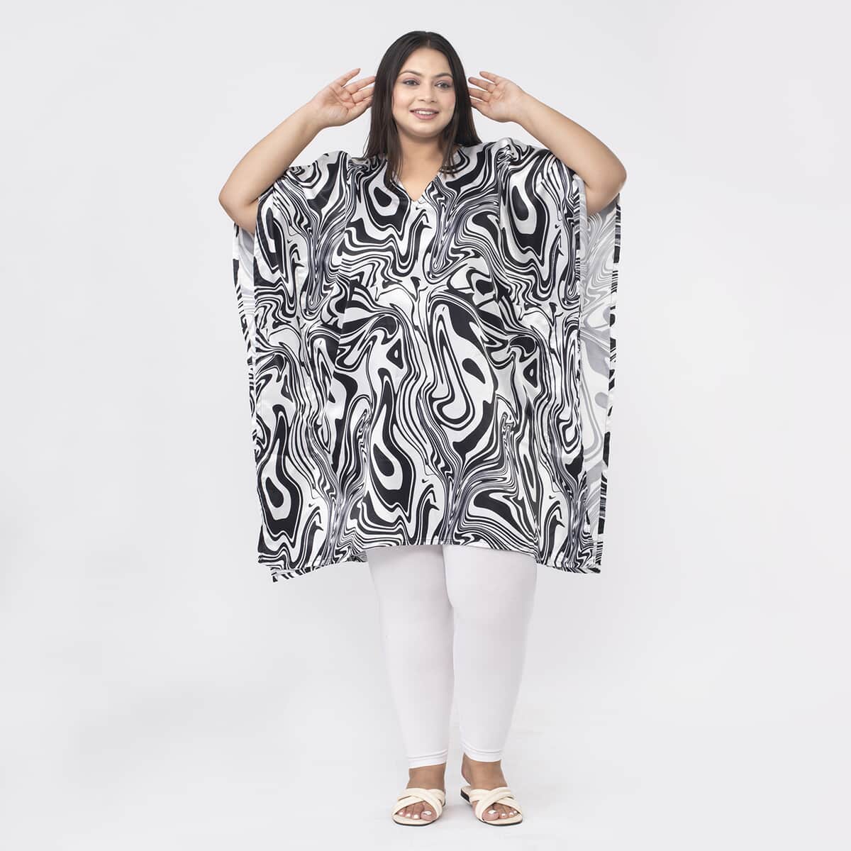 Tamsy Black and White Oil Printed Short Kaftan - One Size Fits Most image number 3