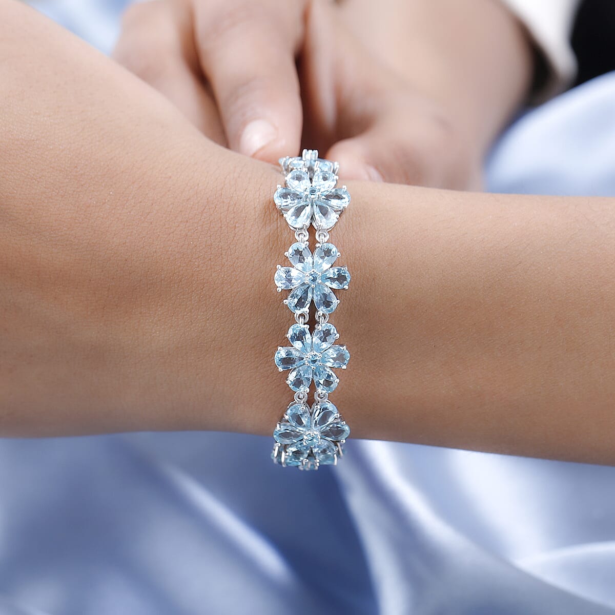Madagascar Paraiba Apatite Floral Bracelet in Platinum Over Sterling Silver (6.50 In) 20.75 ctw image number 2