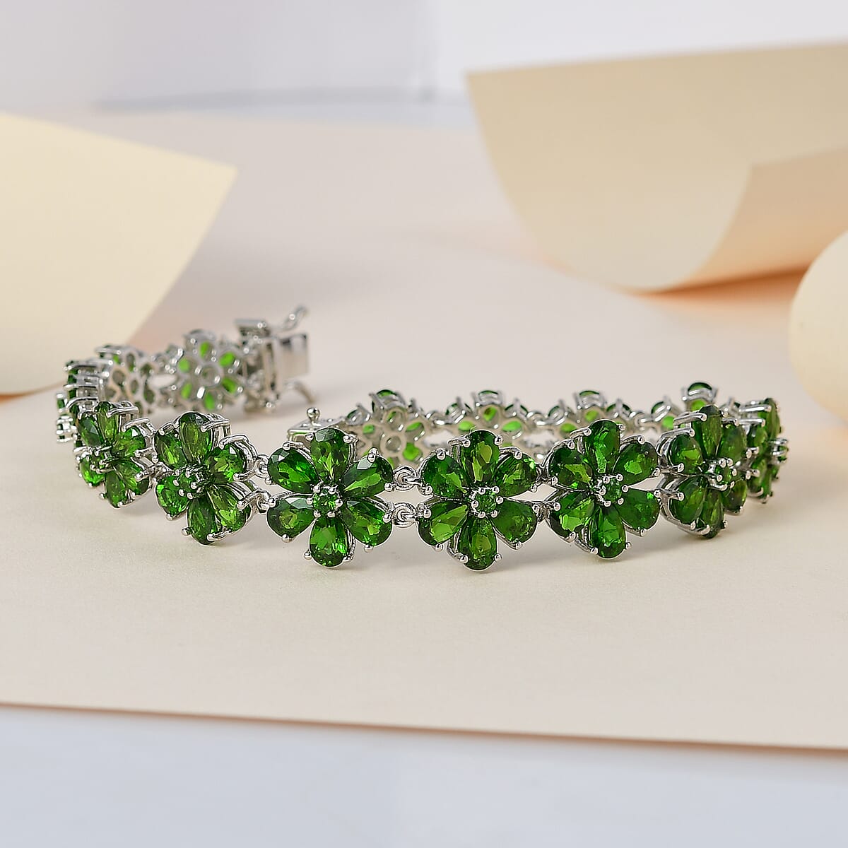 Chrome Diopside Floral Bracelet in Platinum Over Sterling Silver (6.50 In) 19.00 ctw image number 1