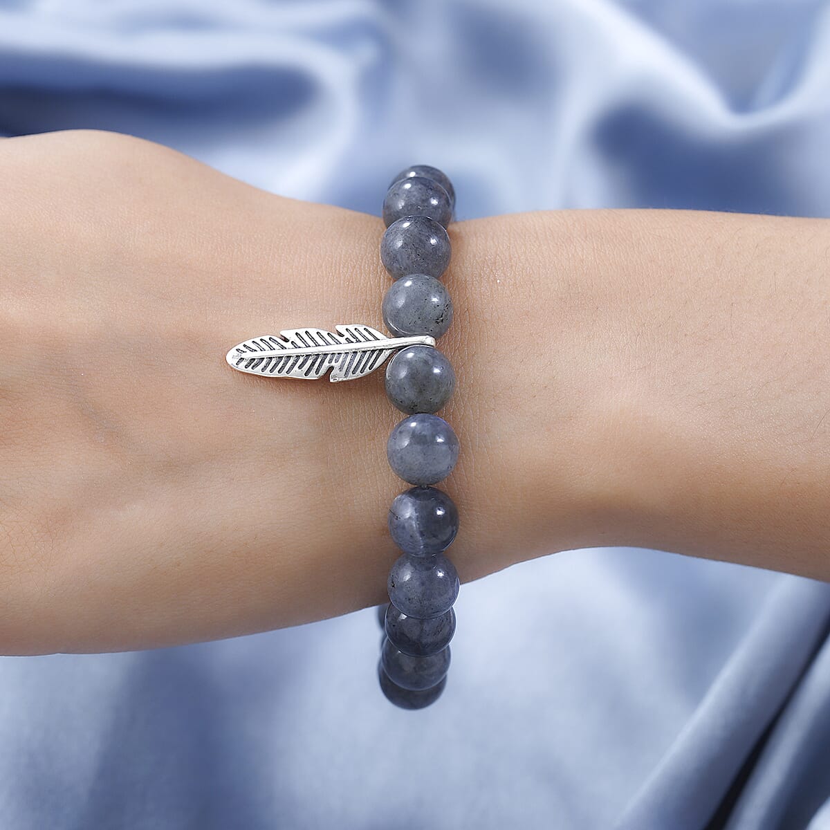 Malagasy Labradorite Beaded Feather Charm Bracelet in Sterling Silver (7.25 In) 163.40 ctw image number 2