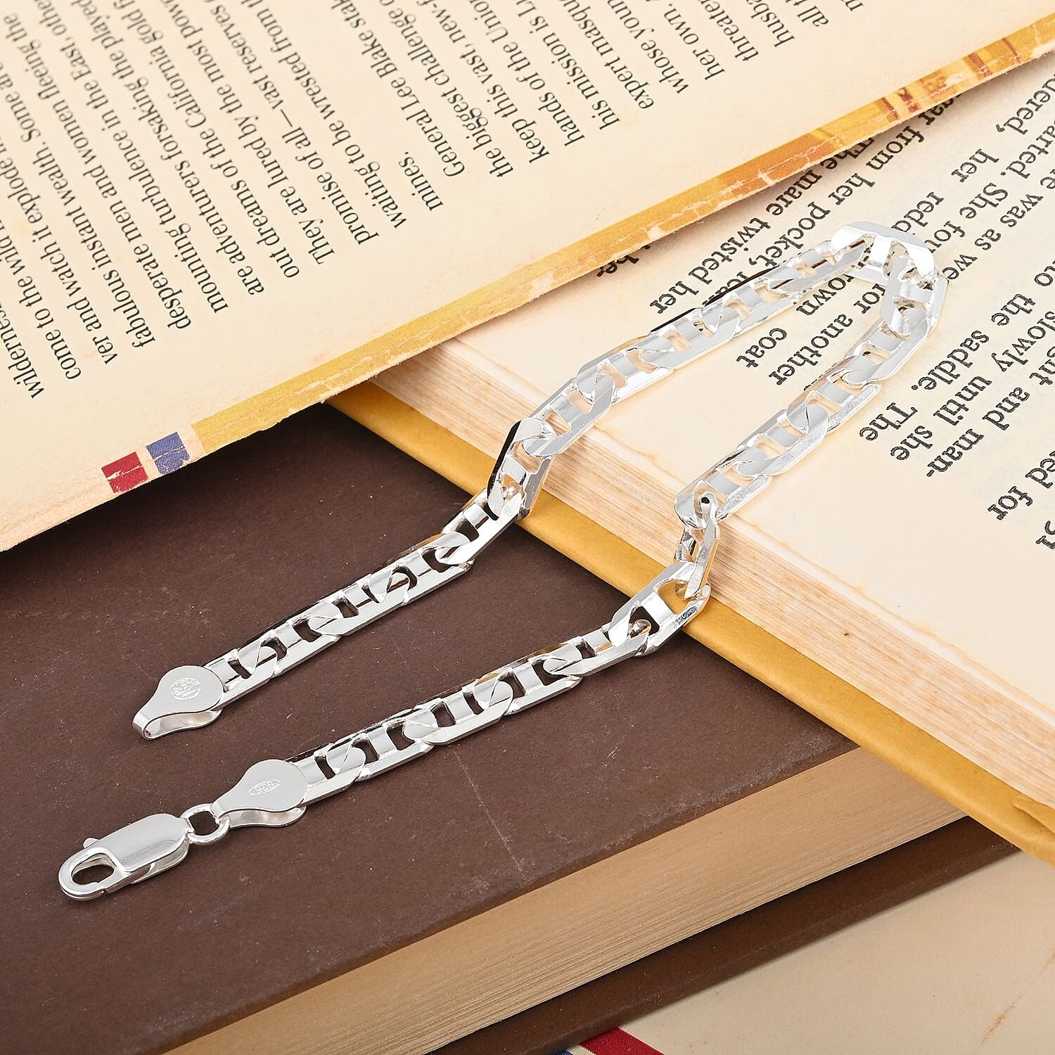 Italian Sterling Silver Dallas Chain Bracelet (8.00 In) 12.70 Grams
