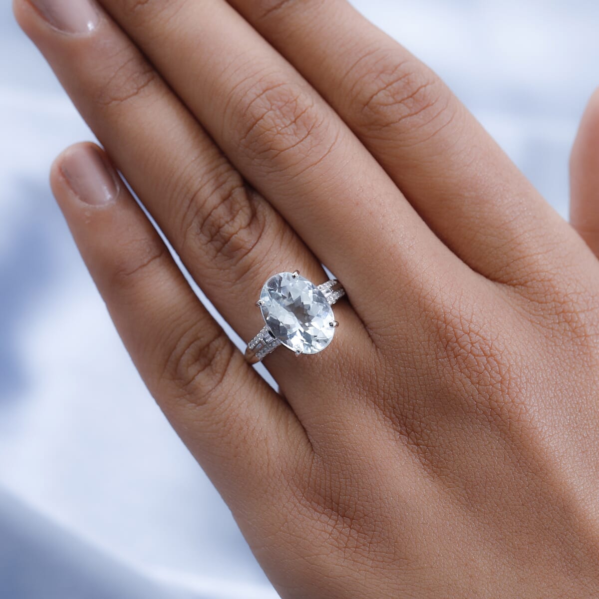 Luxoro 10K White Gold Premium Mangoro Aquamarine and G-H I3 Diamond Ring (Size 9.0) 5.15 ctw image number 2