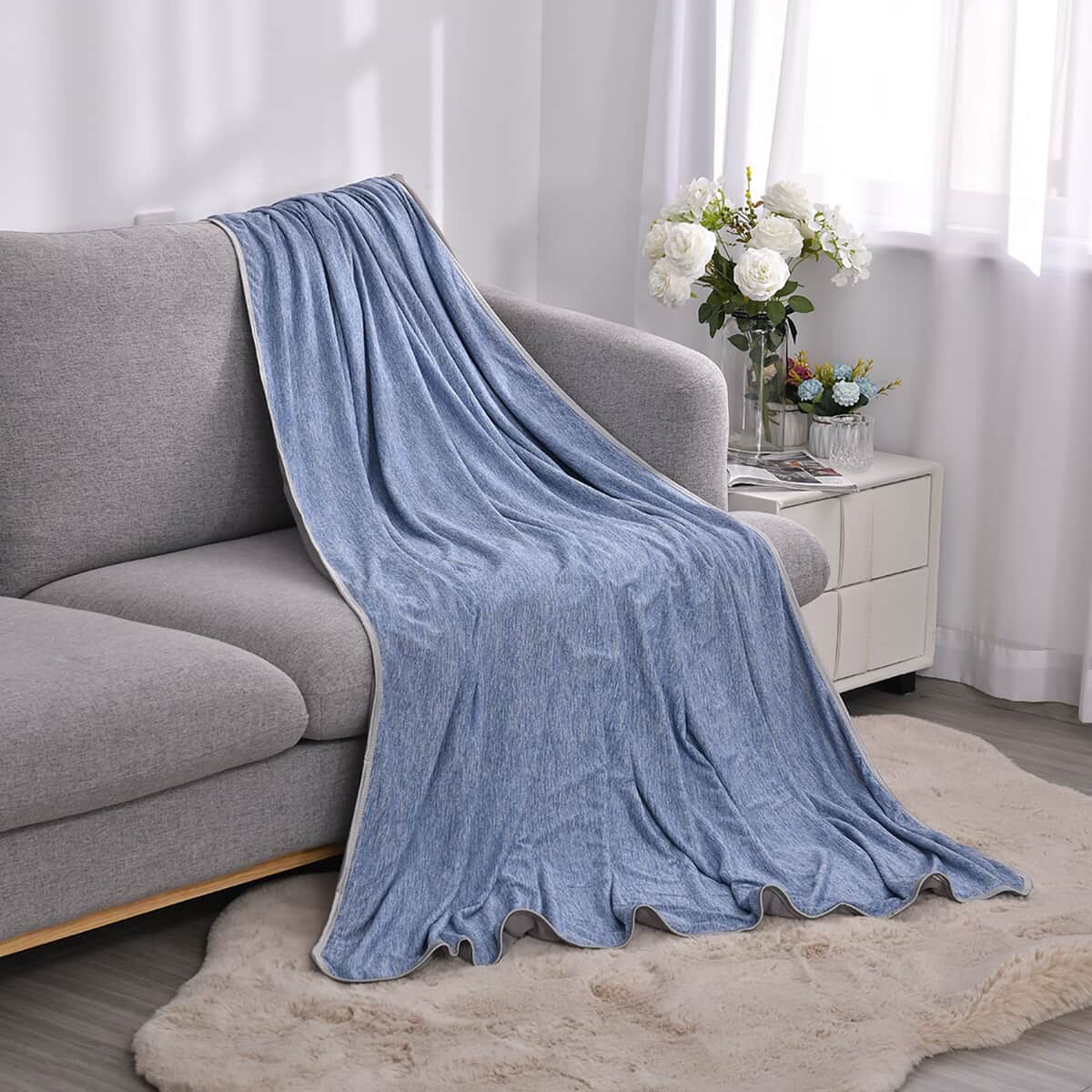 Homesmart Blue 70% Nylon and 30% Polyester Cooling Blanket (60"x80") image number 0