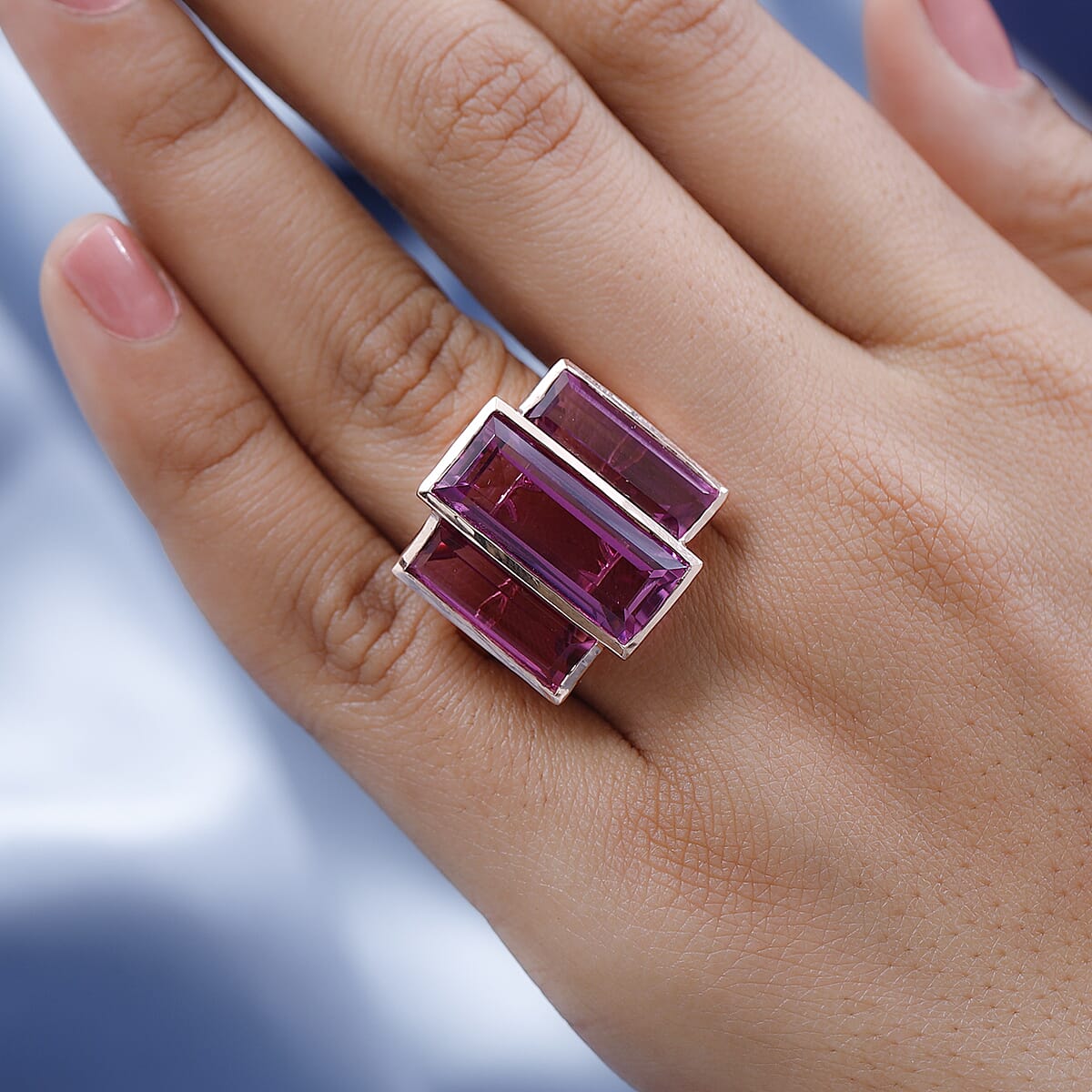 African Lilac Quartz (Triplet) 3 Stone Ring in Vermeil Rose Gold Over Sterling Silver (Size 7.0) 18.50 ctw image number 2