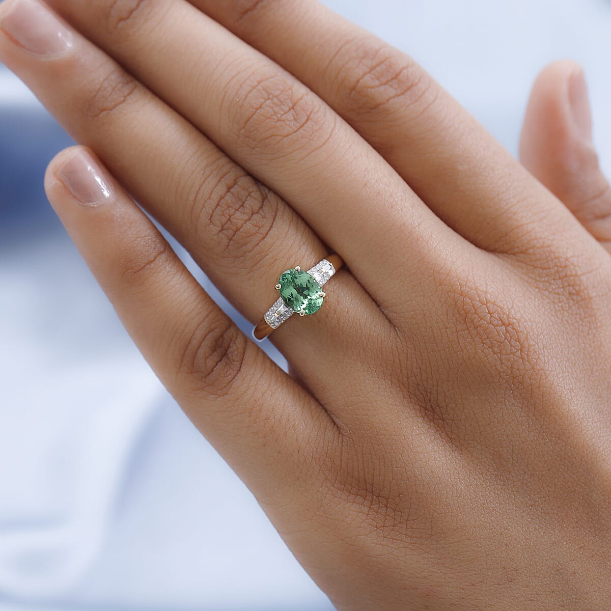 Luxoro 14K Yellow Gold AAA Tsavorite Garnet and G-H I3 Diamond Ring (Size 6.0) 1.40 ctw image number 2