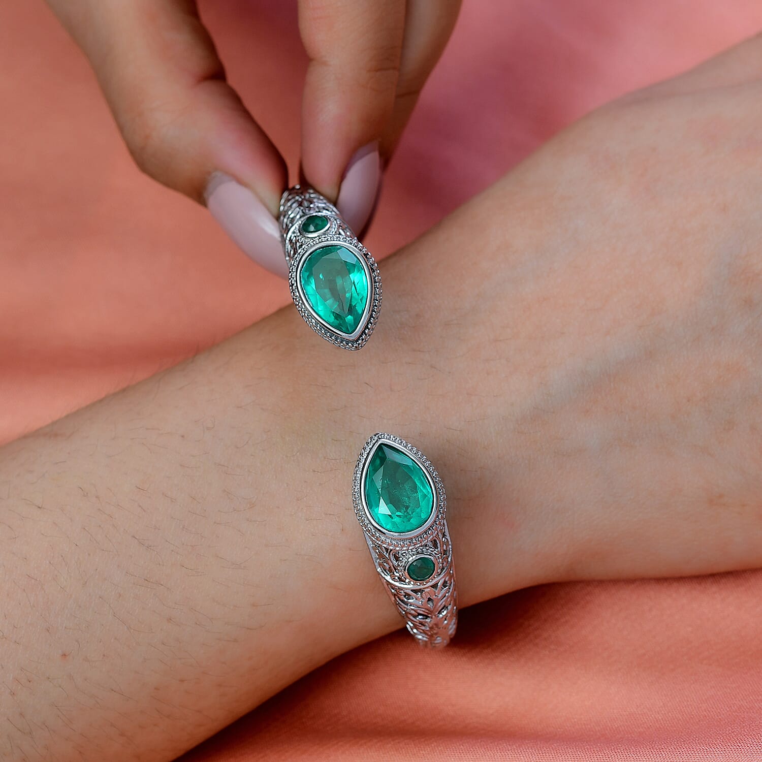 Emeraldine Quartz Cuff Bracelet in Stainless Steel (7.25 In) 12.50 ctw , Tarnish-Free, Waterproof, Sweat Proof Jewelry