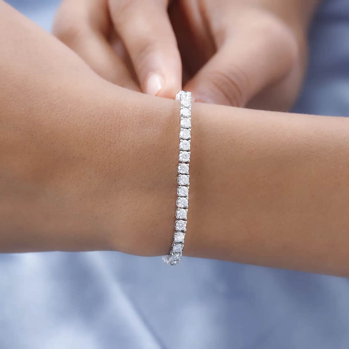 Moissanite 4.90 ctw Tennis Bracelet, Moissanite Bracelet, Line Bracelet, Platinum Over Sterling Silver Bracelet (6.50 In) (Del. in 10-15 Days) image number 5