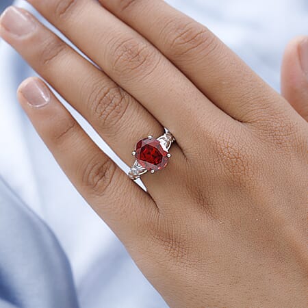 Simulated Garnet Diamond / 10 - Product card gallery slide 3 (10177019543865)