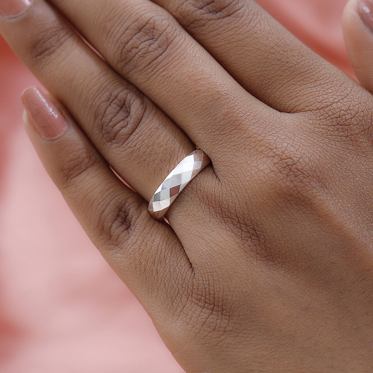 Sterling Silver Diamond-cut Band Ring (Size 6.0) 1.85 Grams image number 2