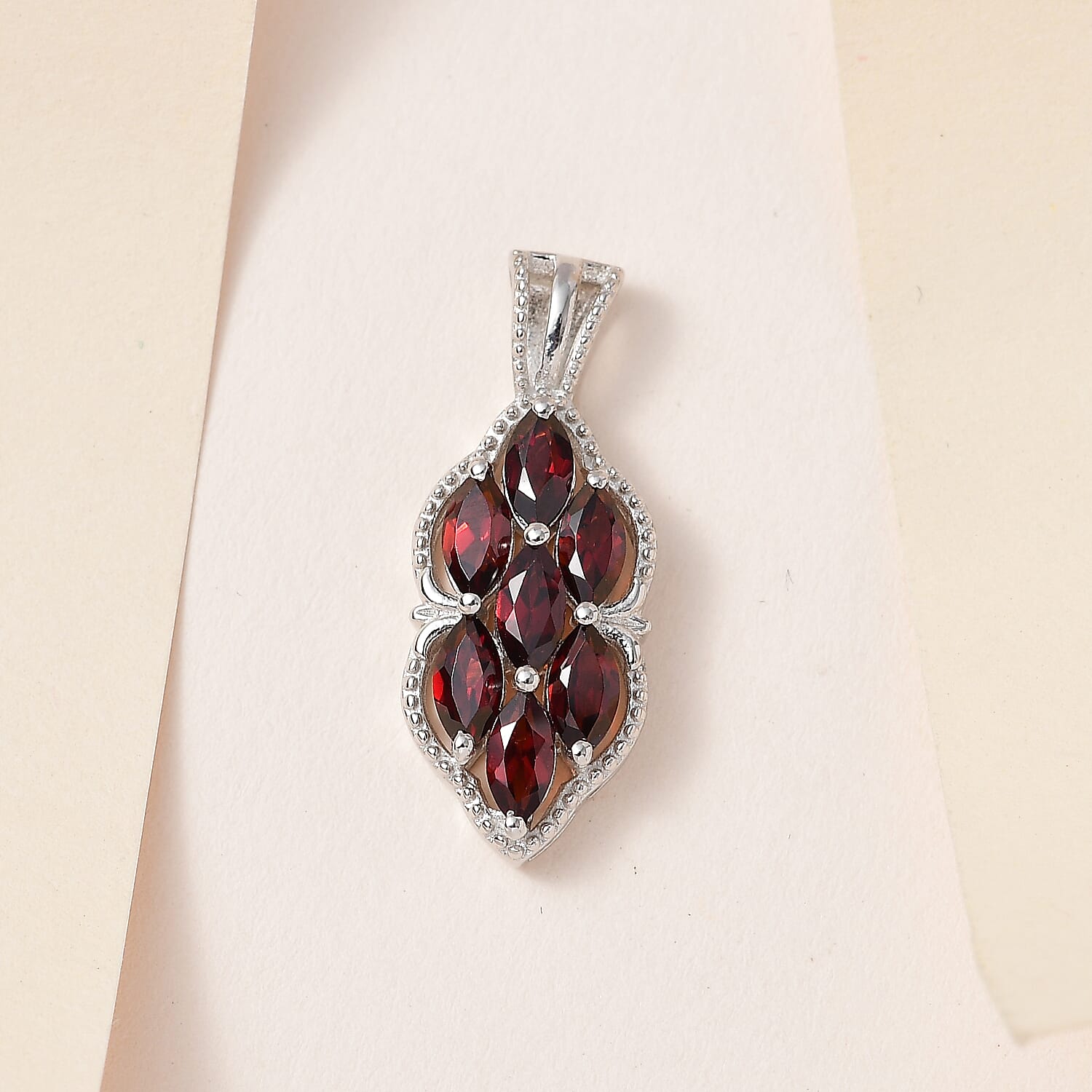 Mozambique Garnet - Product card gallery slide 2 (10144833470747)