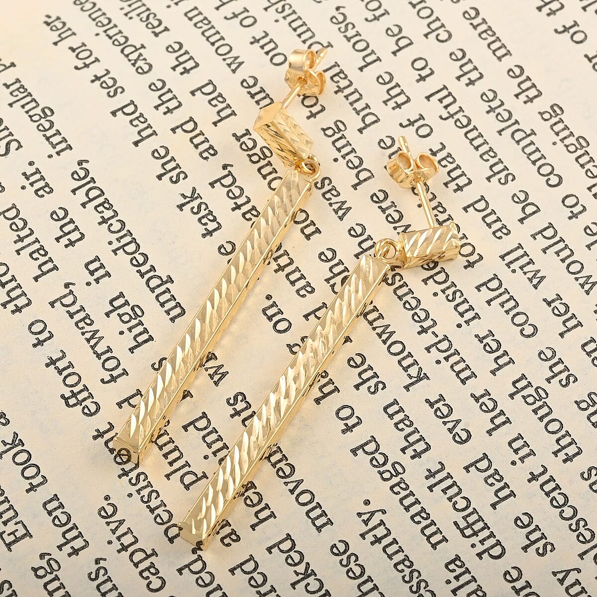 Italian 10K Yellow Gold Diamond-Cut Bar Earrings 1.85 Grams image number 1