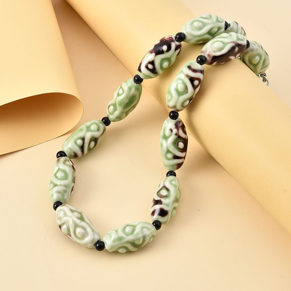 Green Color Ceramic and Black Glass Beaded Necklace in Silvertone 23.5-25.5 Inches image number 1