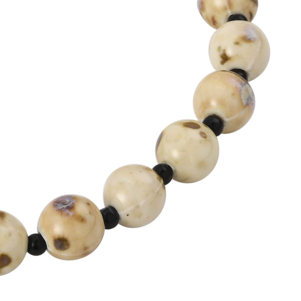 Beige Ceramic and Black Glass Beaded Necklace 21.5-23.5 Inches in Silvertone image number 3