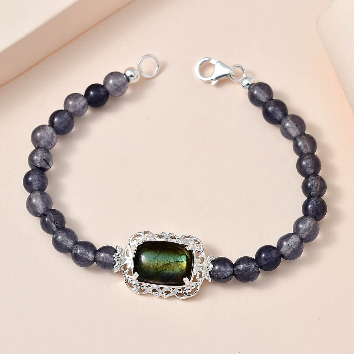Malagasy Labradorite and Quartzite Bracelet in Sterling Silver (7.25 In) 48.75 ctw image number 1