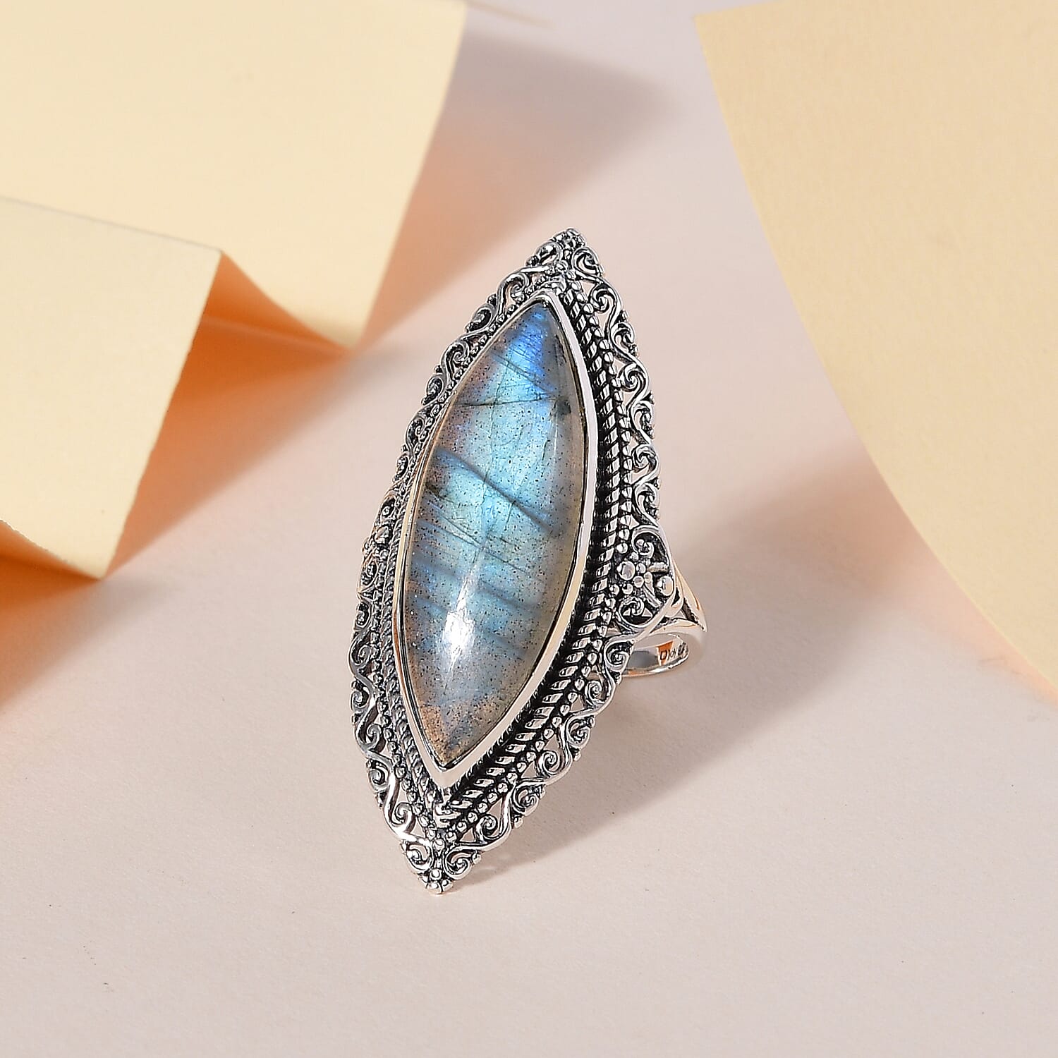 Marquise / 10 - Product card gallery slide 2 (9431658430719)