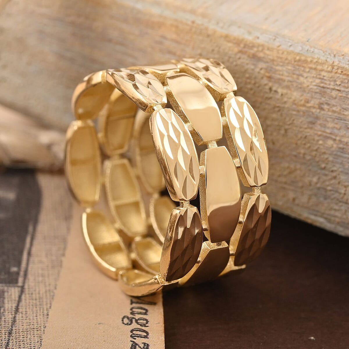 Anello Panther Con Taglio Diamante E Alta Lucidatura Italian 10K Yellow Gold 3-Lined Petal Ring 3.35 Grams image number 1