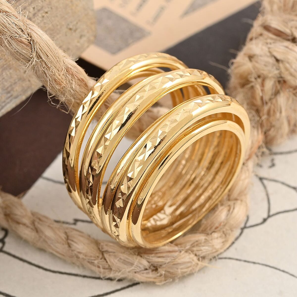 Anello Multifilo Ad Alta Lucidatura E Diamante Italian 10K Yellow Gold Diamond-Cut Multi Strand Ring (Size 11.0) 3.80 Grams image number 1