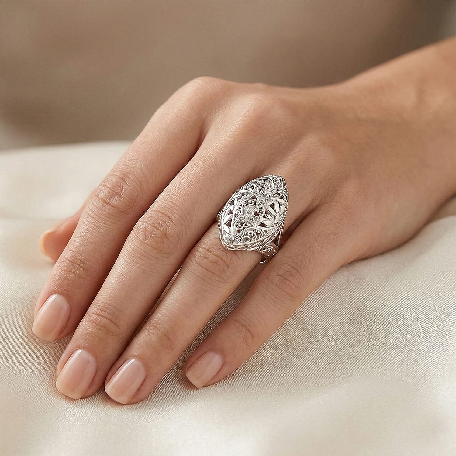 Ring in Sterling Silver (Size 5.5) 7.55 Grams