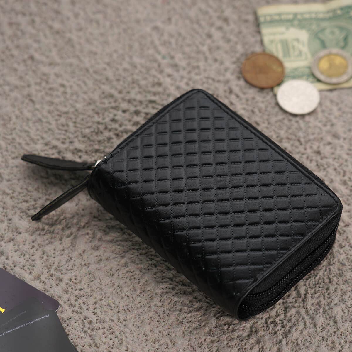 Black Genuine Leather RFID Quilted Women's Wallet (4.33"x2.95"x1.7") image number 1