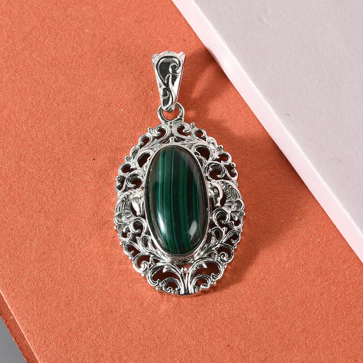African Malachite Solitaire Pendant in Platinum Over Copper with Magnet 11.75 ctw image number 1