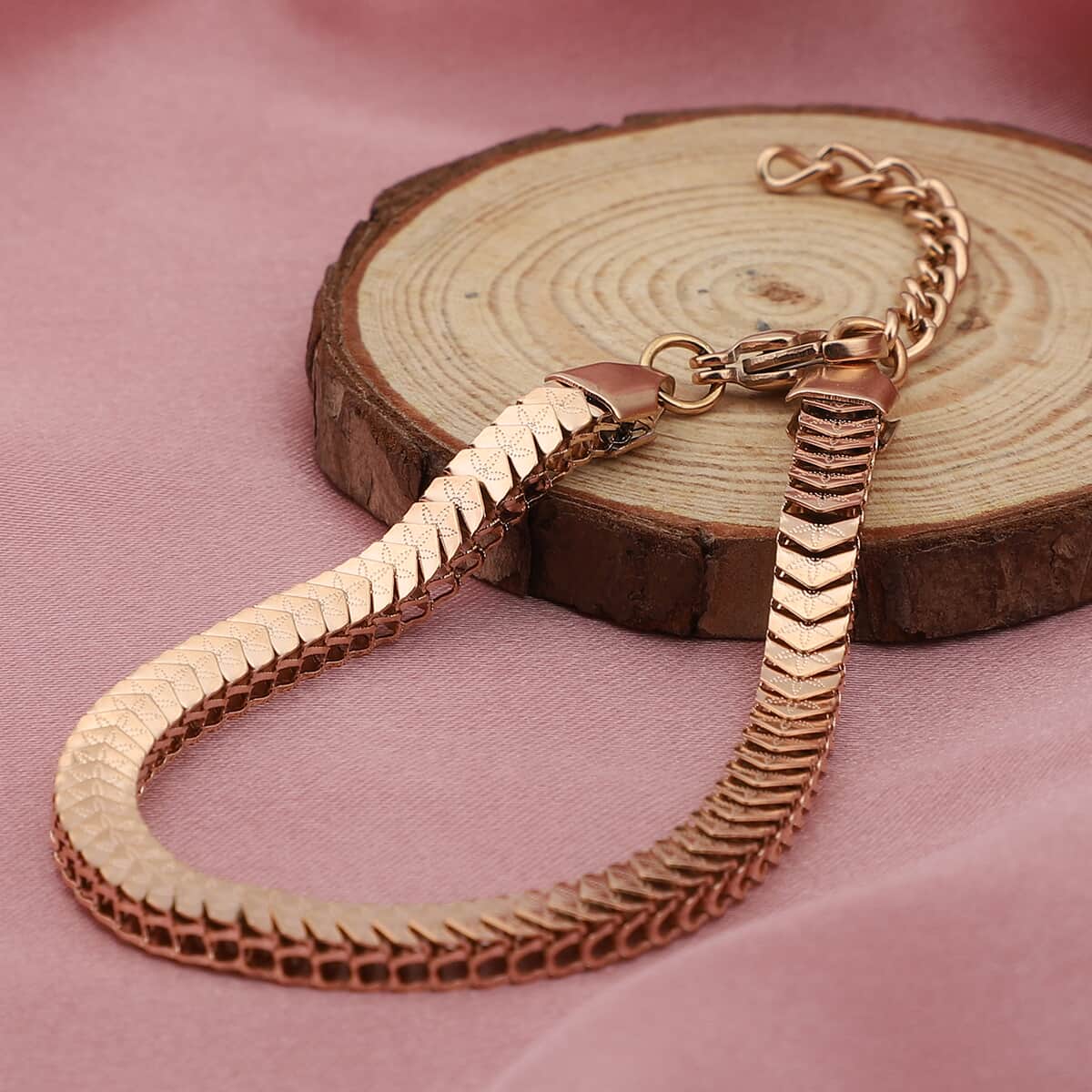 Herringbone Chain Bracelet in ION Plated Rose Gold Stainless Steel (7.5-9.0In) image number 1