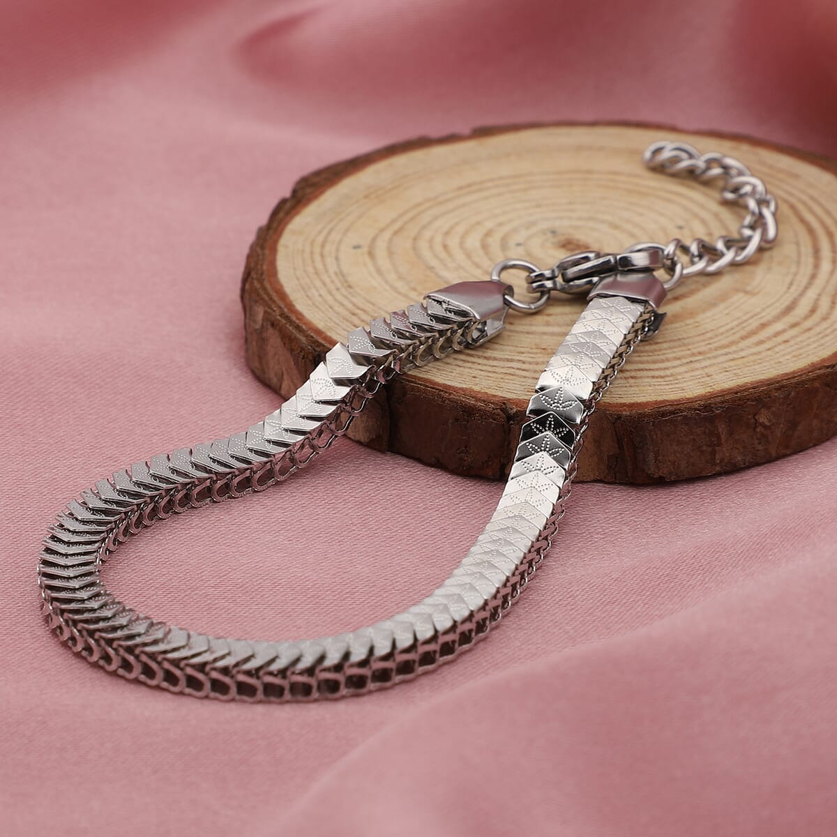 Herringbone Chain Bracelet in Stainless Steel (7.5-9.0In) image number 1