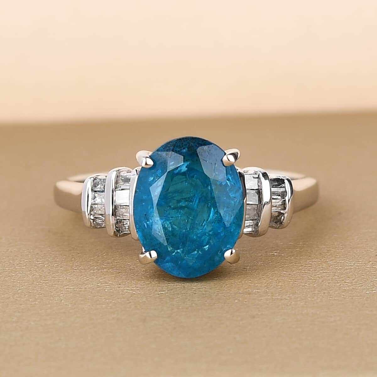 Luxoro 10K White Gold Premium Malgache Neon Apatite and Diamond Ring (Size 9.0) 2.30 Grams 2.75 ctw image number 1