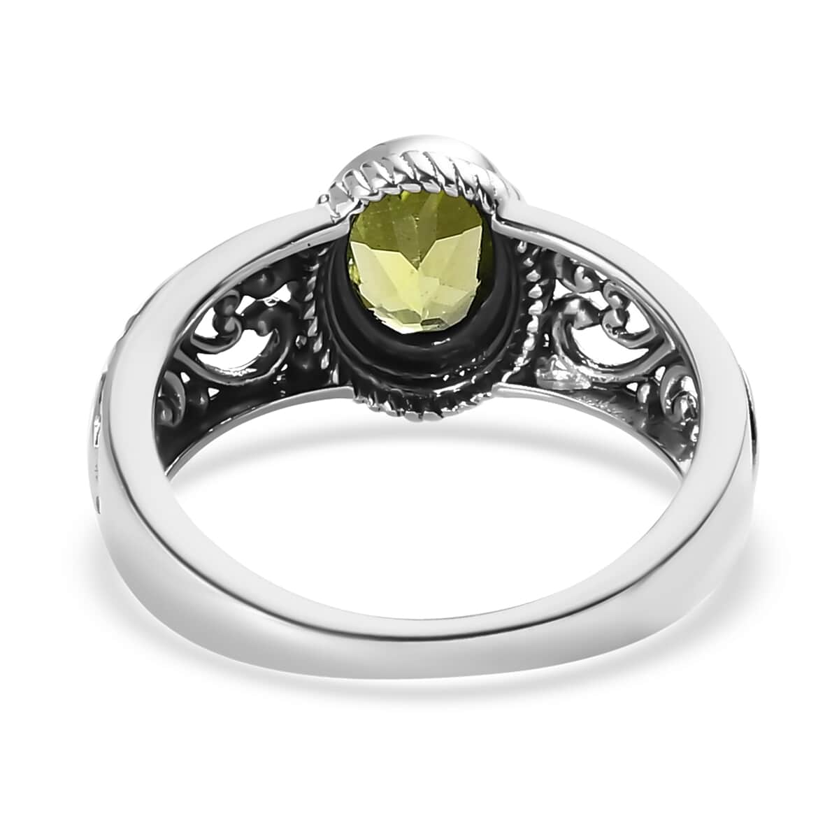 American Natural Arizona Peridot Solitaire Ring in Sterling Silver (Size 10.0) 0.85 ctw image number 4