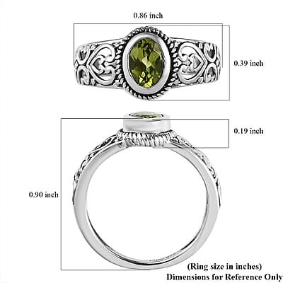 Artisan Crafted Arizona Peridot Solitaire Ring in Sterling Silver (Size 10.0) 0.85 ctw