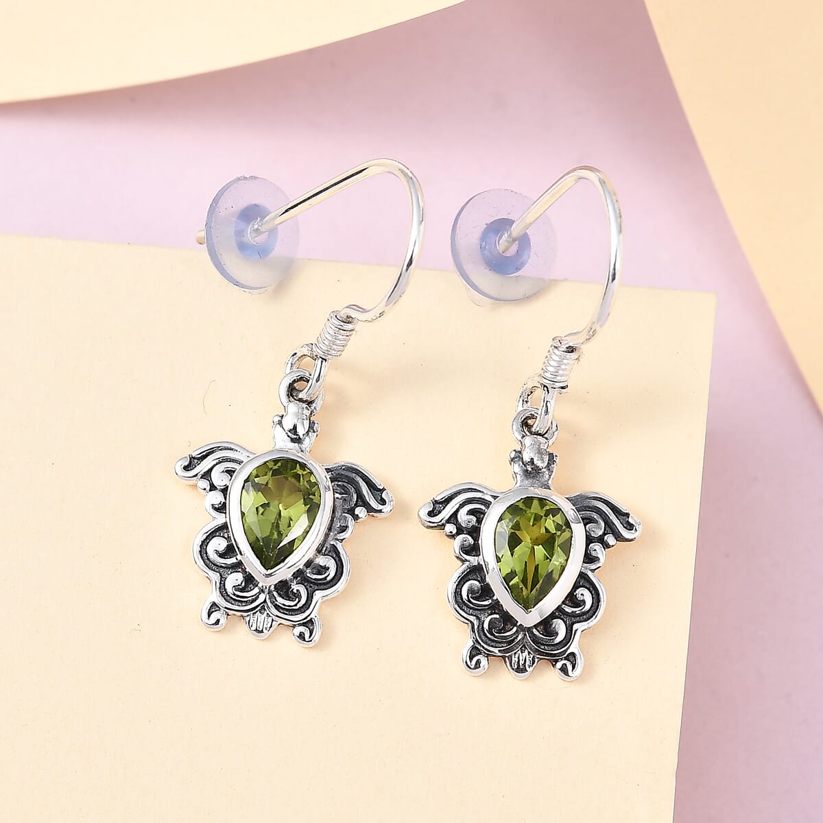 Artisan Crafted Arizona Peridot Turtle Earrings in Sterling Silver 1.50 ctw image number 1