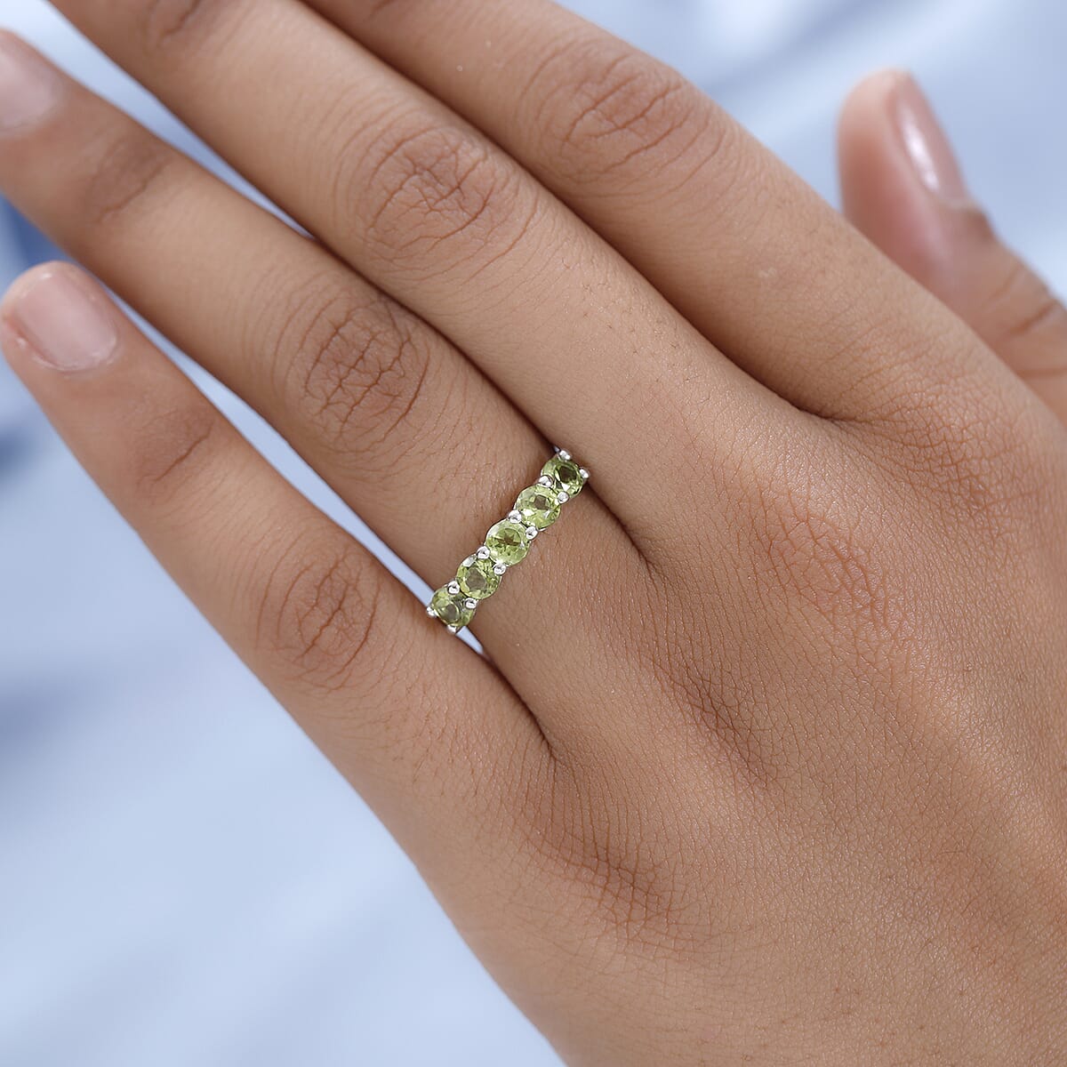 Arizona Peridot 5 Stone Band Ring in Platinum Over Sterling Silver (Size 6.0) 1.50 ctw image number 2