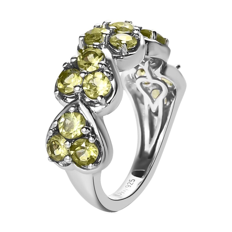 Arizona Peridot Heart Shape Ring in Platinum Over Sterling Silver (Size 10.0) 1.85 ctw