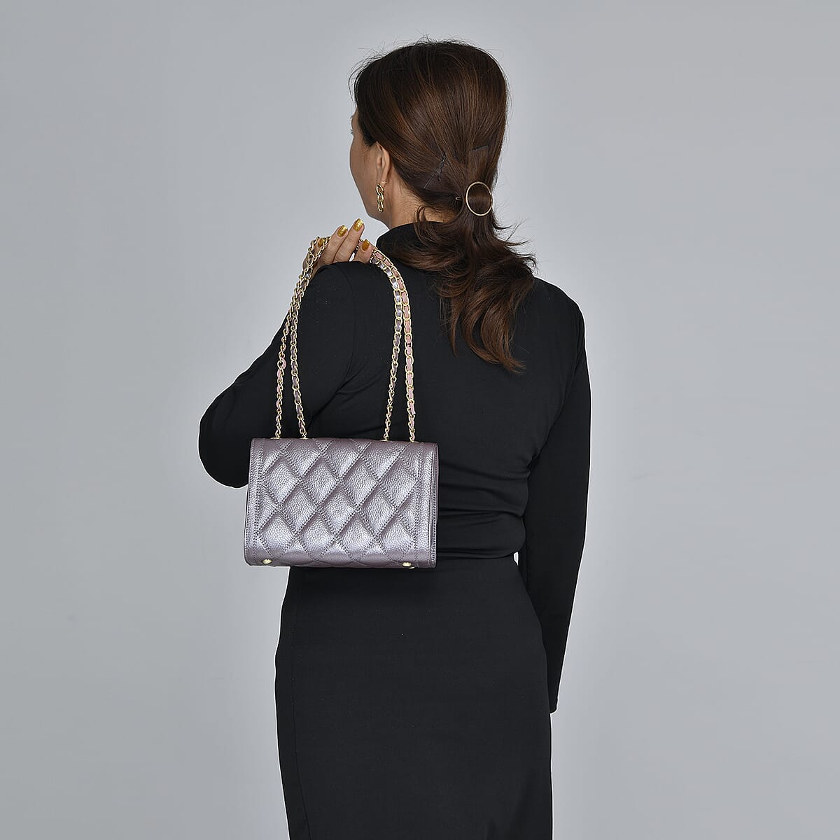 Light Gray Genuine Leather Diamond Quilted Pattern Crossbody Bag image number 2