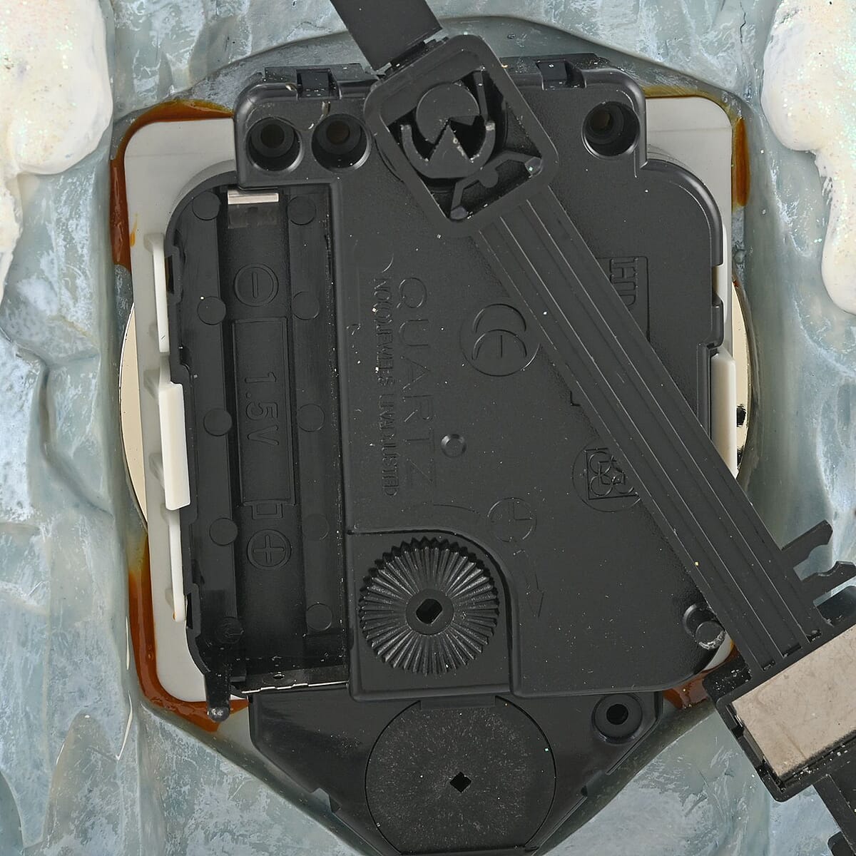 Hand Painted Resin Swing Clock - Penguin image number 6