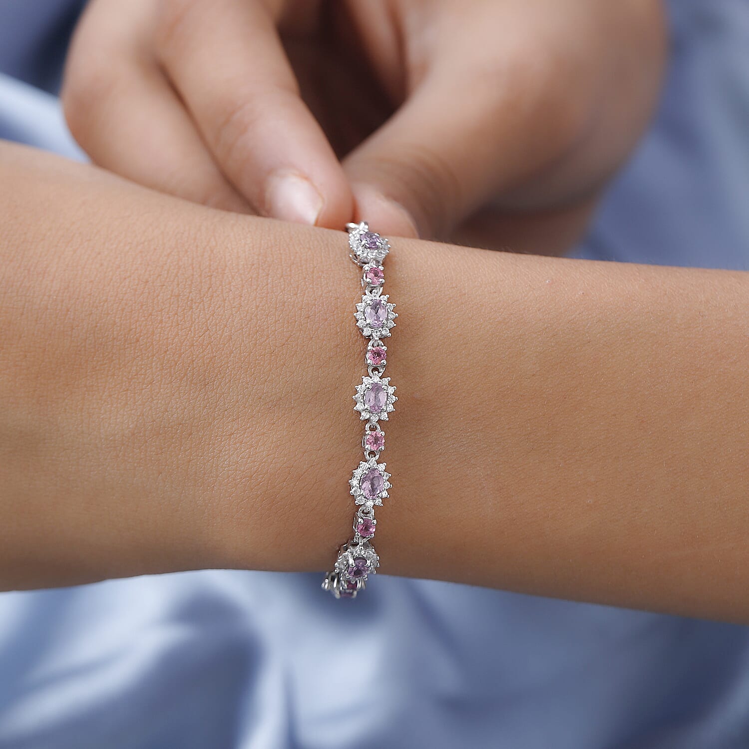 Default Title - Product card gallery slide 3 (10144803848475)