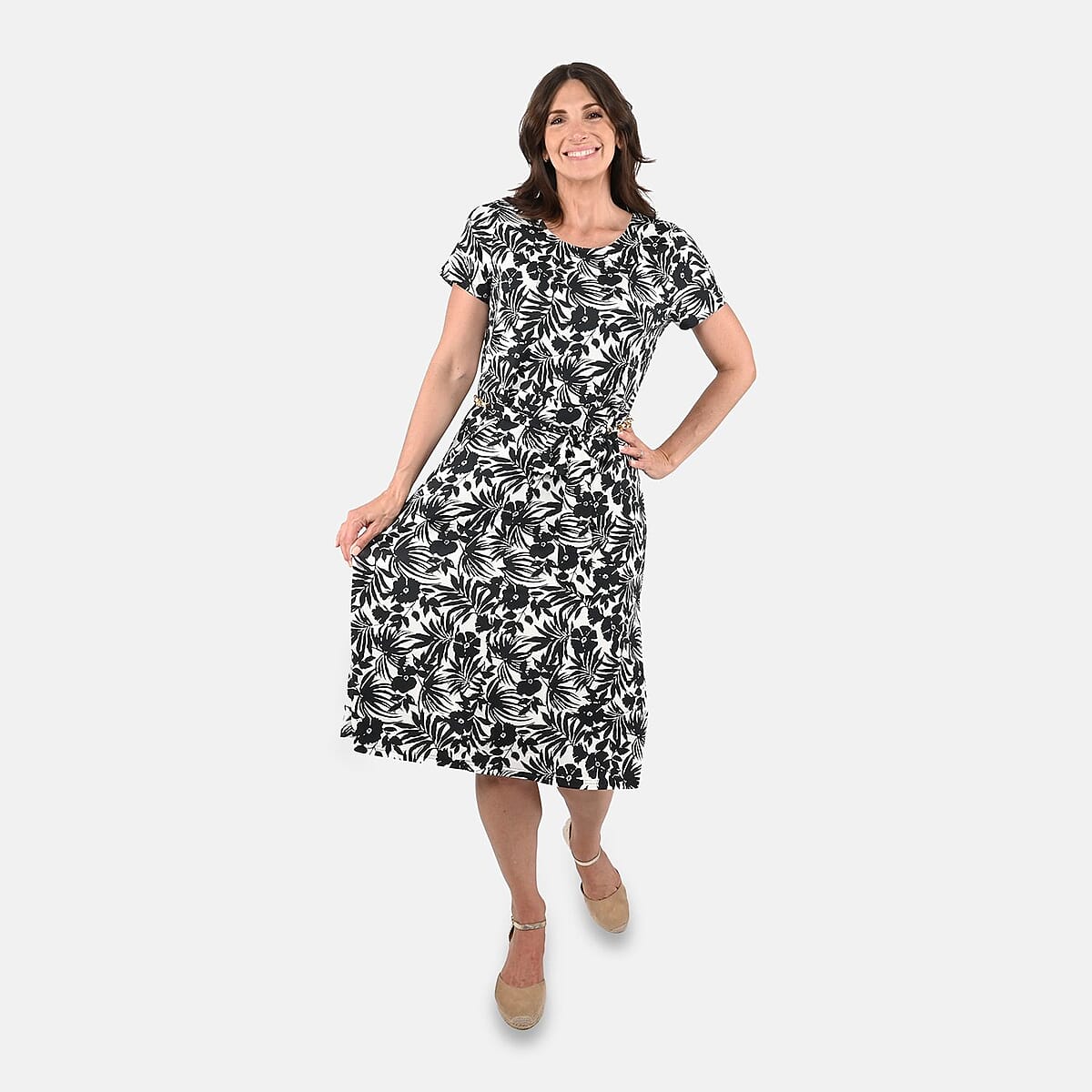 buy-tamsy-black-and-white-floral-pattern-dress-l-at-shoplc