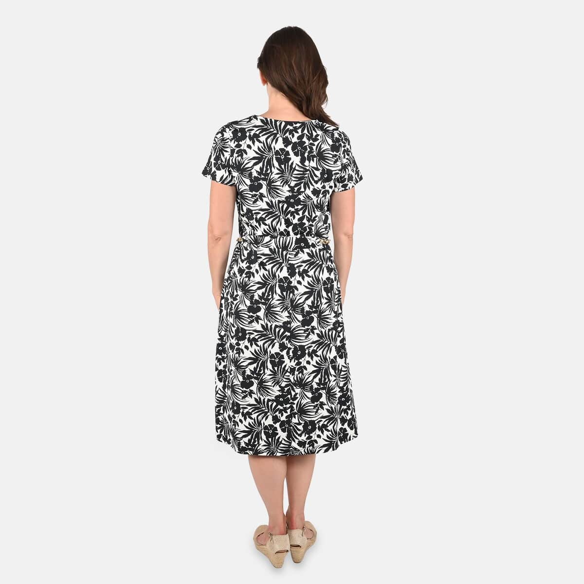 Tamsy Black and White Floral Pattern Dress - (XL) image number 1