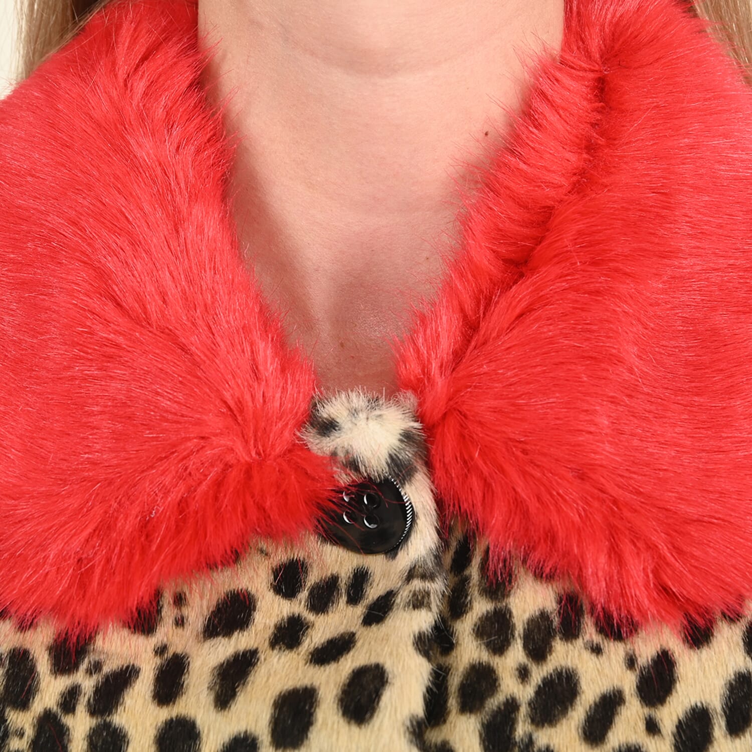 Leopard print coat deals with pink fur collar