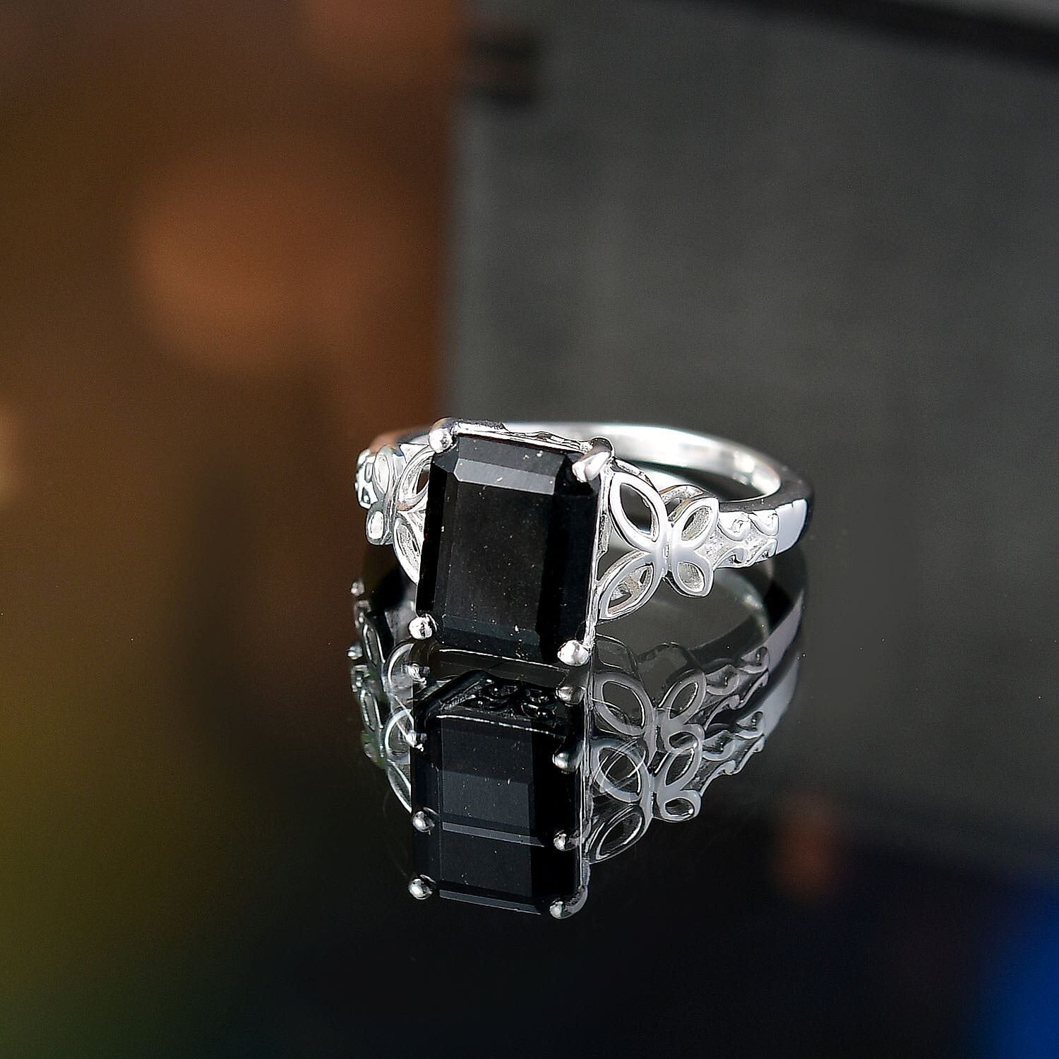 Octagon / 10 - Product card gallery slide 2 (10144476528923)