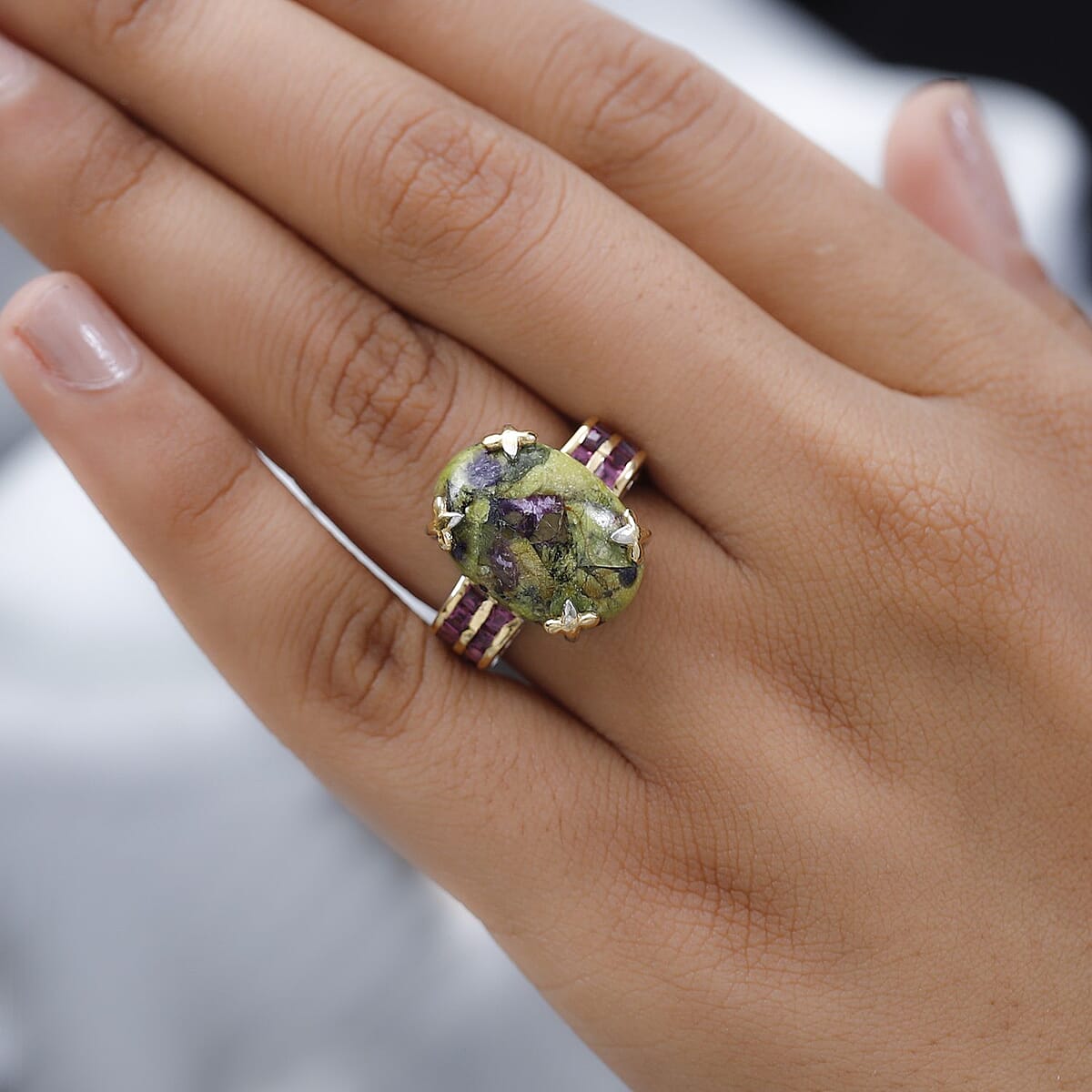 One Time Only Tasmanian Stichtite, Orissa Rhodolite Garnet Ring in Vermeil YG and Platinum Over Sterling Silver (Size 10.0) 11.35 ctw image number 2
