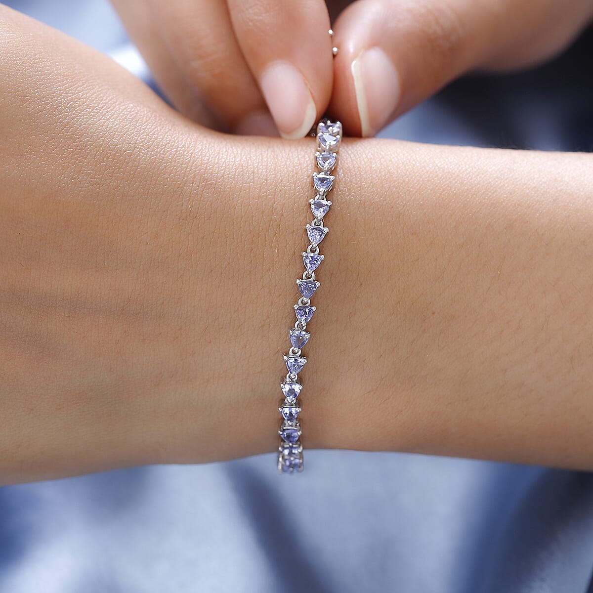 Tanzanite Tennis Bracelet in Platinum Over Sterling Silver (8.00 In) 4.85 ctw image number 2