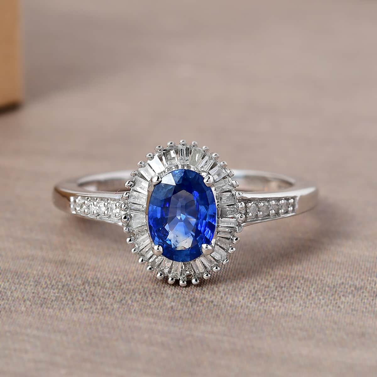 Luxoro 10K White Gold AAA Ceylon Blue Sapphire and Diamond Halo Ring (Size 10.0) 1.25 ctw image number 1