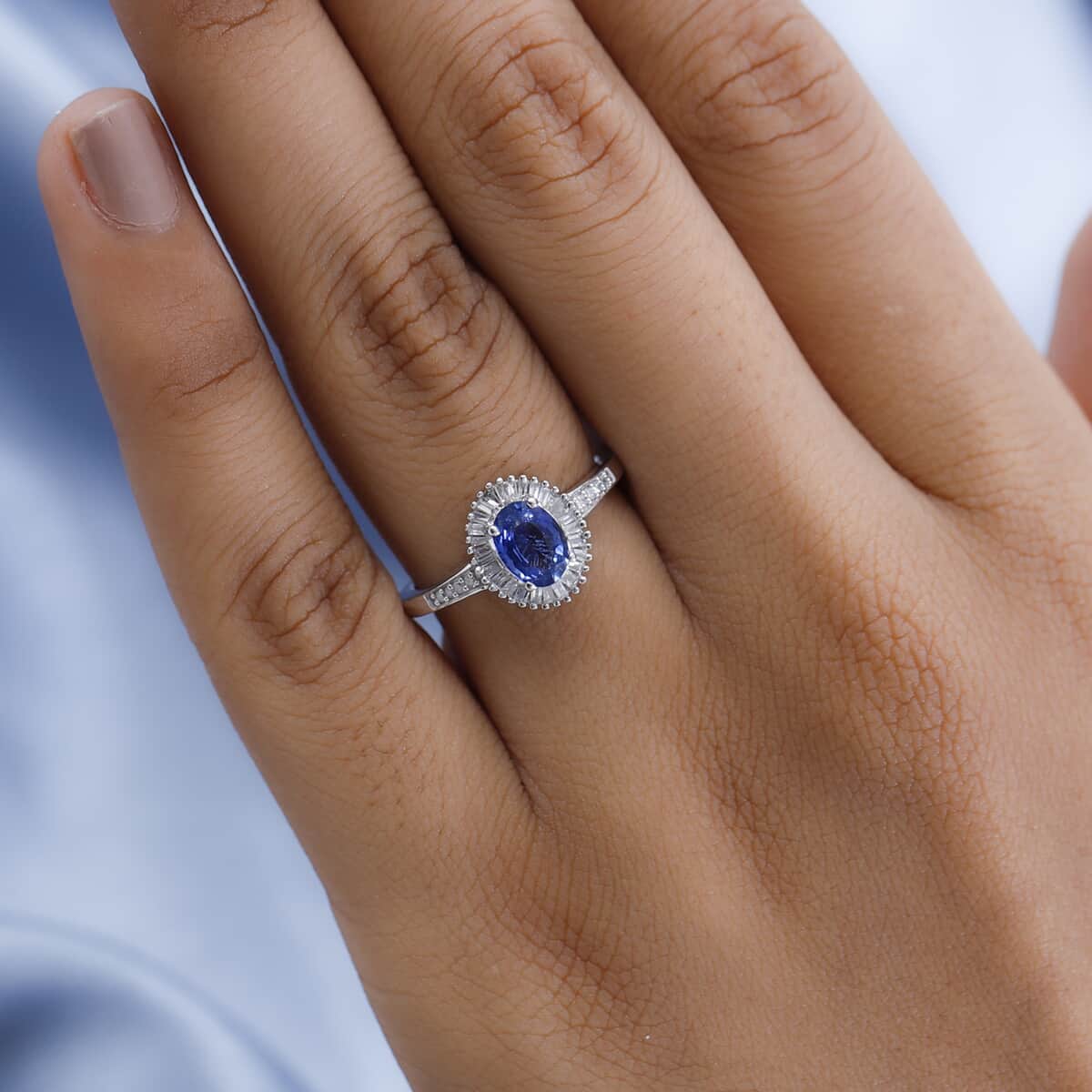 Luxoro 10K White Gold AAA Ceylon Blue Sapphire and Diamond Halo Ring (Size 6.0) 1.25 ctw image number 2