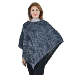 " PASSAGE Faux fur poncho Material: 100% polyester. Size: W33.5XL39 inch Weight:185g Color: Beige "