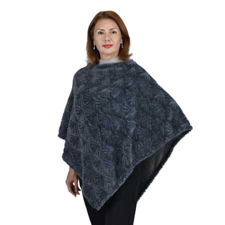 Passage Gray Floral Pattern Faux Fur Poncho image number 0